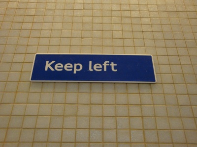 «Keep left”