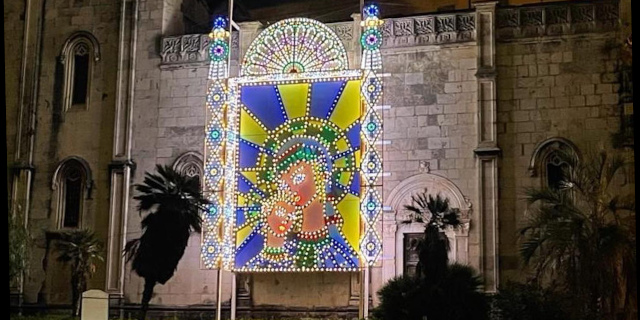 "Ave Maria suoni e luci", alla Cala la Madonna col bambino di Pellegrino
