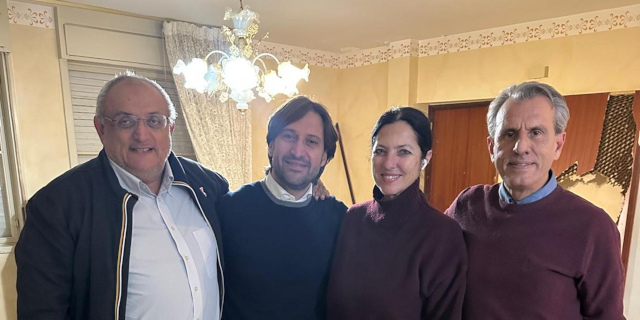 Ferrandelli presidia un immobile allo Zen 2 contro il racket delle case