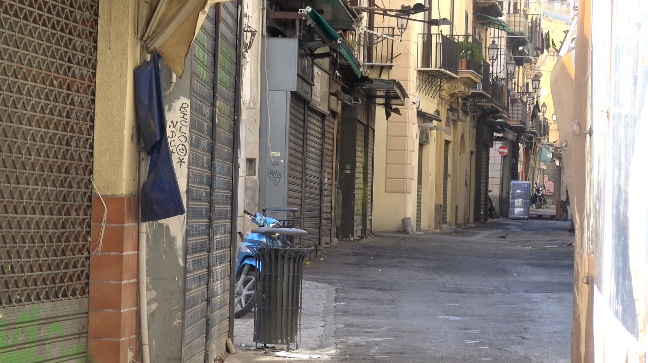 Coronavirus: Palermo "lockdown", la situazione e le foto delle vie deserte