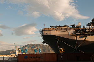 Portaerei USS Bataan al porto di Palermo