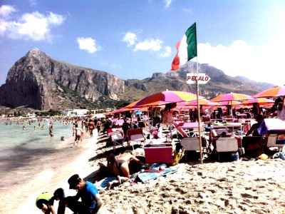 L'illusione delle “spiagge libere” in Sicilia